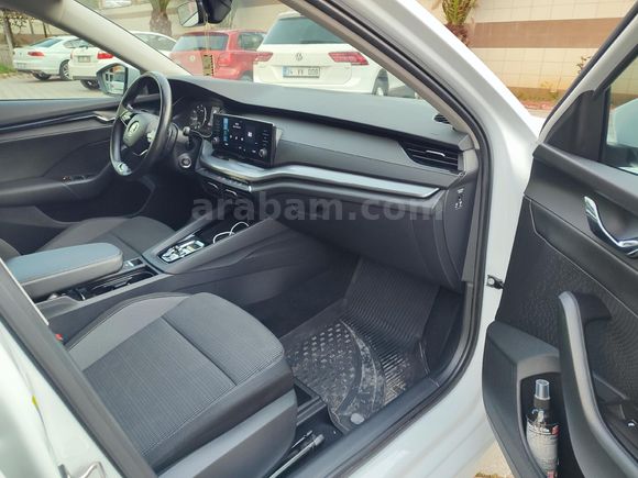 Sahibinden Skoda Octavia 1.5 e-Tec Elite 2021 Model  71.000 km Beyaz