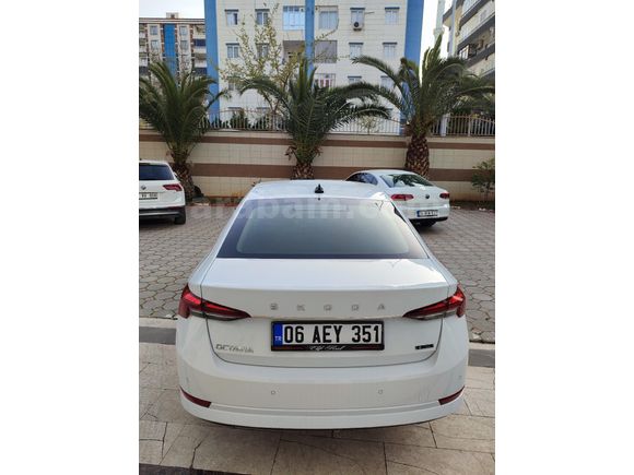 Sahibinden Skoda Octavia 1.5 e-Tec Elite 2021 Model  71.000 km Beyaz