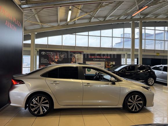 2022 TOYOTA COROLLA 1.5 FLAME X-PACK MULTIDRIVE S