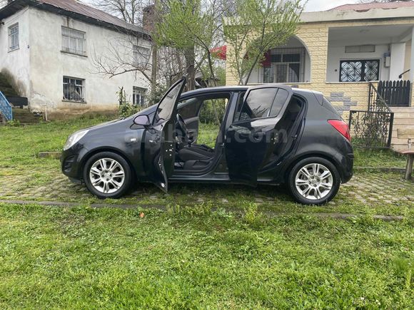 Sahibinden Opel Corsa 1.3 CDTI Essentia 2012 Model  258.000 km Siyah