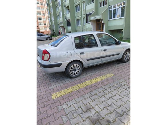 İlk Sahibinden 2005 Model  Renault. Düşük km..Temiz...