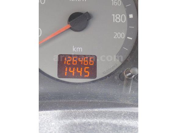 İlk Sahibinden 2005 Model  Renault. Düşük km..Temiz...
