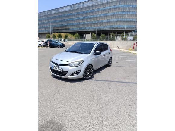 Sahibinden Hyundai i20 1.4 CRDi Jump 2014 Model  176.000 km Gri