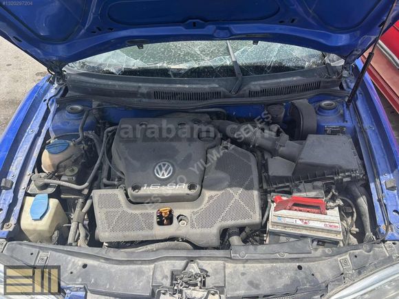 Plakalı yandan ağır hasarlı golf 1.6AKL motor