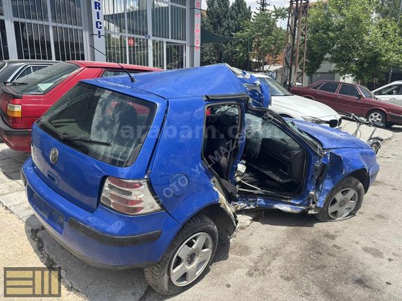 Plakalı yandan ağır hasarlı golf 1.6AKL motor