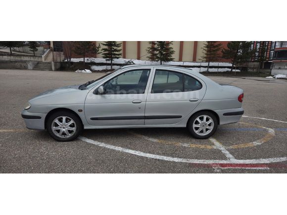 Sahibinden Renault Megane 1.6 Alize 2004 Model