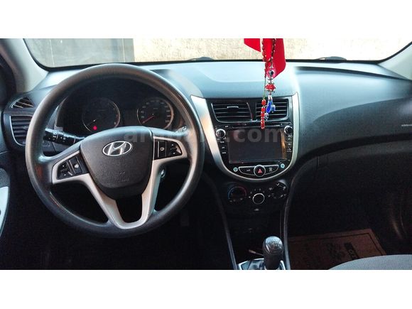 Sahibinden Hyundai Accent Blue 1.4 CVVT Mode Plus 2014 Model
