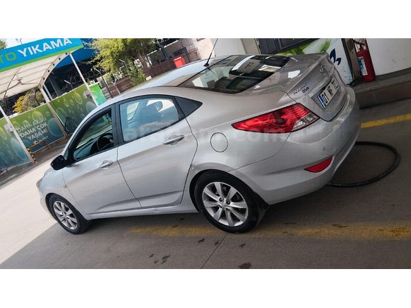 Sahibinden Hyundai Accent Blue 1.4 CVVT Mode Plus 2014 Model