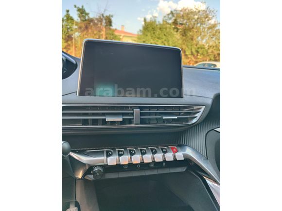 ÖĞRETMENDEN TEMİZ KULLANILMIŞ DÜŞÜK KM 2020 MODEL 3008