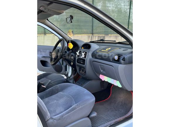 2001 Clio 1.4 RXT 2001 Emsalsiz Masrafsız