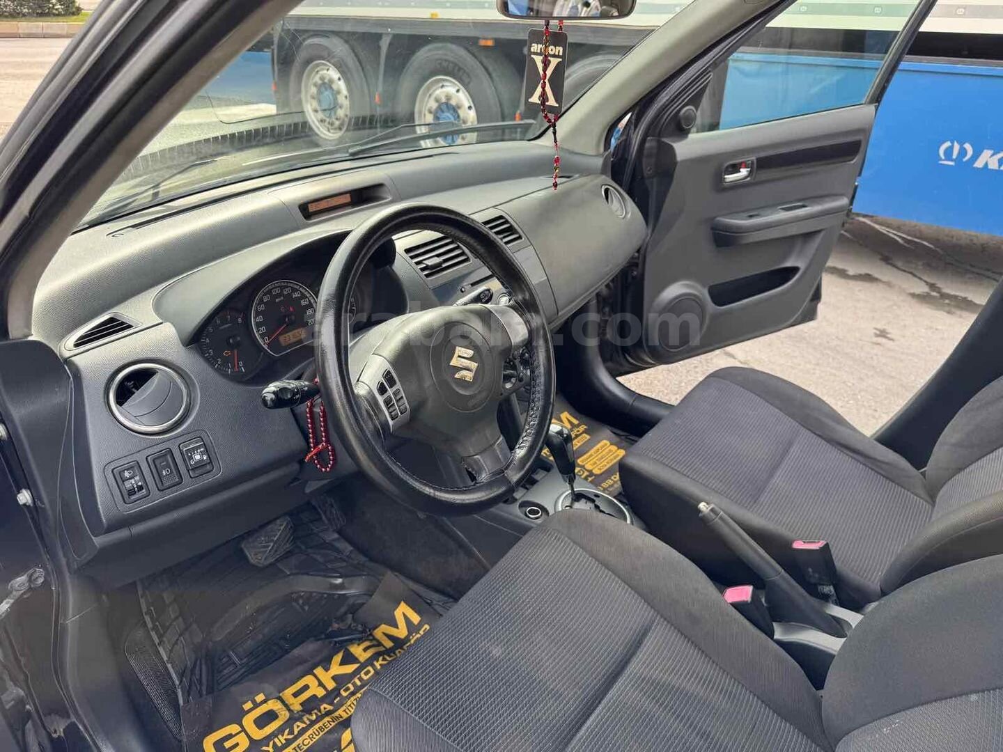Sahibinden Suzuki Swift 1.5 AT 2008 Model İstanbul 235.000 km Siyah 7