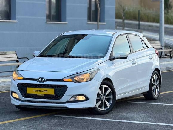 Galeriden Hyundai i20 1.4 CRDi Style 2017 Model Adıyaman