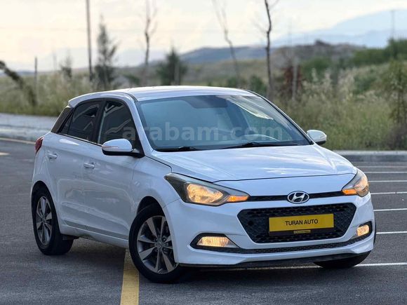 Galeriden Hyundai i20 1.4 CRDi Style 2017 Model Adıyaman