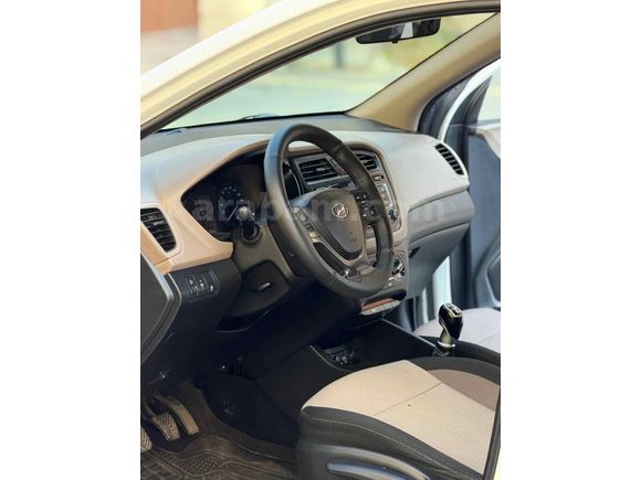 Galeriden Hyundai i20 1.4 CRDi Style 2017 Model Adıyaman