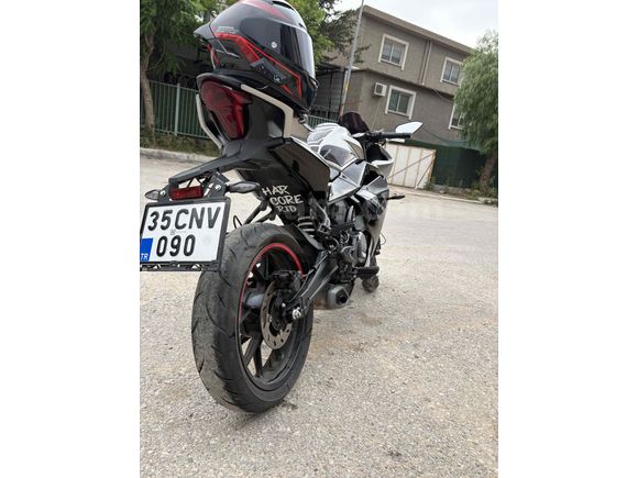 Otoban Canavarı 250SR 