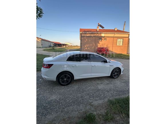 Sahibinden Renault Megane 1.3 TCe Joy 2022 Model