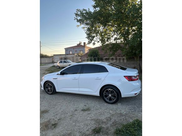 Sahibinden Renault Megane 1.3 TCe Joy 2022 Model
