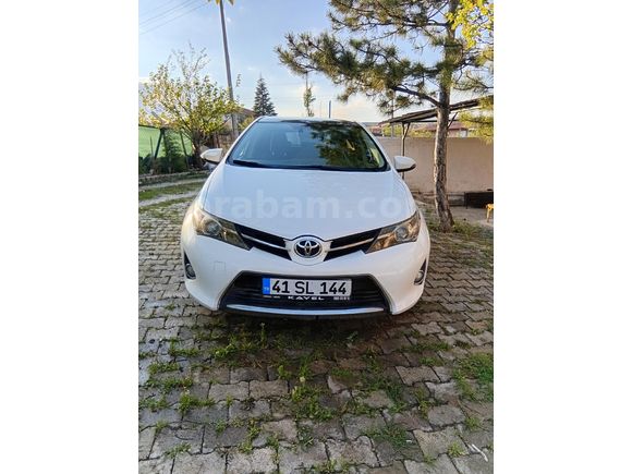 Sahibinden Toyota Auris 1.4 D-4D Advance Skypack 2013 Model Osmaniye