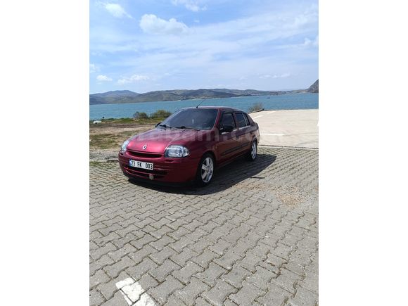 Renault Clio 1.4 RNA 2000 Model