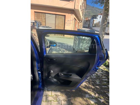 Sahibinden Renault Clio 1.0 SCe Joy 2023 Model 