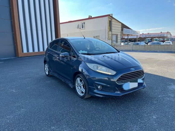 Full Paket, Değişensiz , Tramersiz, Çift Renk Ford Fiesta 1.5 TDCi Titanium 