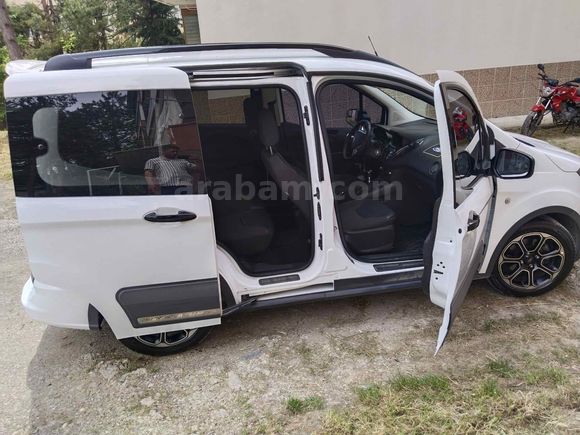 Sahibinden Ford Tourneo Courier 1.5 TDCi Titanium Plus 2022 Model 