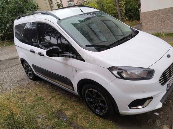 Sahibinden Ford Tourneo Courier 1.5 TDCi Titanium Plus 2022 Model 