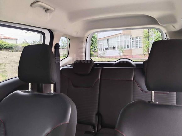 Sahibinden Ford Tourneo Courier 1.5 TDCi Titanium Plus 2022 Model 