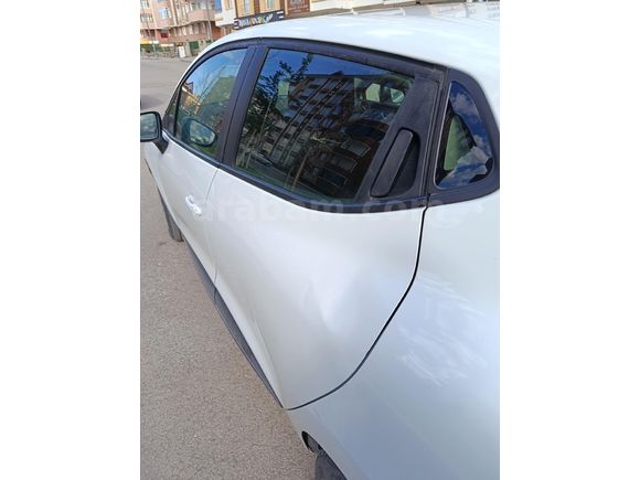 Sahibinden Renault Clio 1.2 Joy 2015 Model