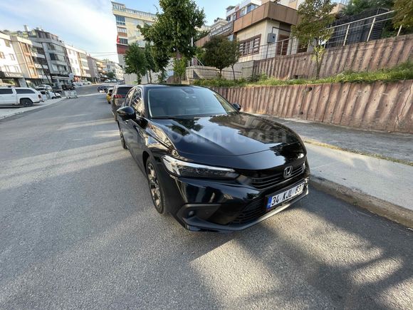 Sahibinden Honda Civic 1.5 i-VTEC Executive Plus 2024 Model İstanbul 4000 km Siyah