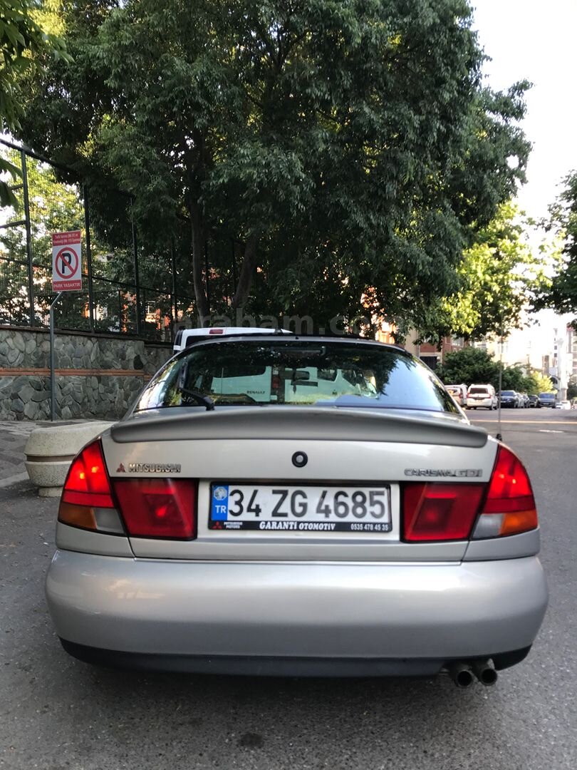 Sahibinden Mitsubishi Carisma 1.8 GDI Elegance 1999 Model İstanbul 302.000 km Gri (Gümüş) 4