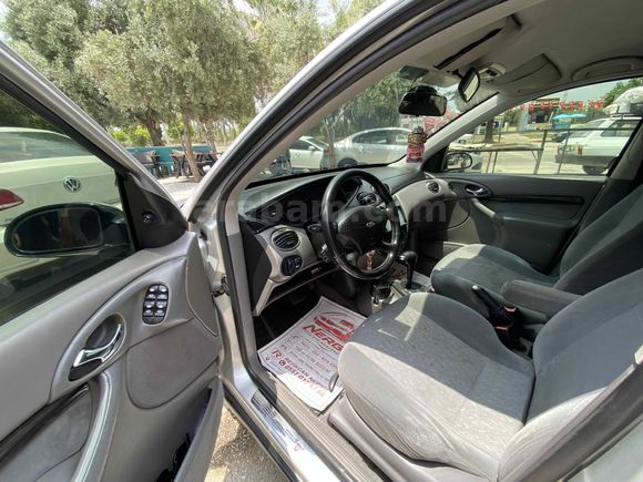 Sahibinden Ford Focus 1.6 Ghia 2001 Model 