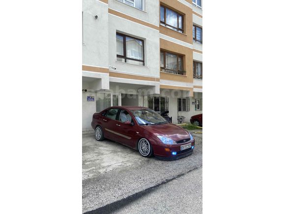 Sahibinden Ford Focus 1.6 Ghia 2000 Model 