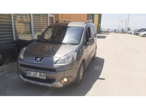 Sahibinden Peugeot Partner 1.6 HDI Premium 2010 Model  228.000 km Gri