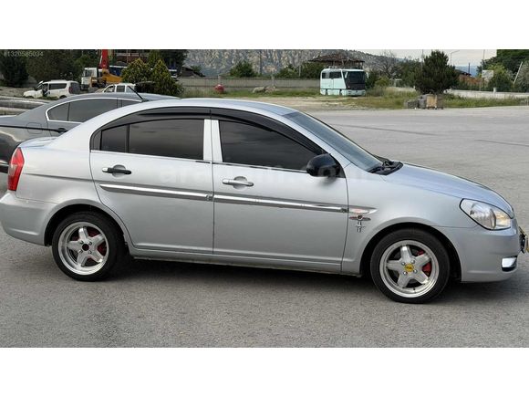 2010 MODEL HYUNDAİ ACCENT ERA 1.5CRDİ VGT SIFIR MOTOR BAKIMLI