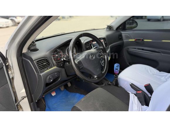 2010 MODEL HYUNDAİ ACCENT ERA 1.5CRDİ VGT SIFIR MOTOR BAKIMLI