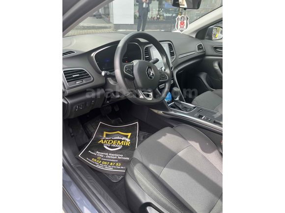 Sahibinden Renault Megane 1.3 TCe Touch 2025 Model 