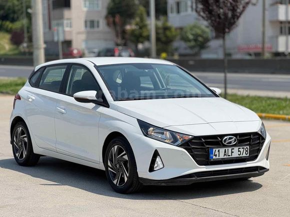 Galeriden Hyundai i20 1.4 MPI Style 2022 Model Kocaeli