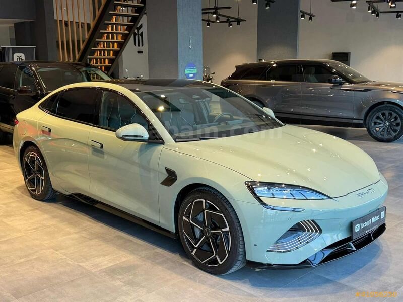 Galeriden BYD Seal Excellence 2025 Model Bursa 28.000 km Yeşil