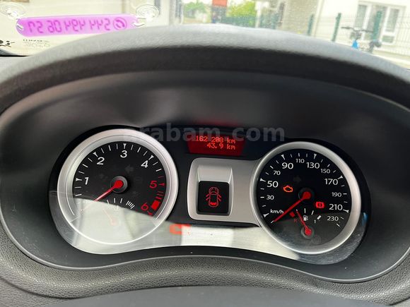Temiz Kullanılmış 3 Parça Boyalı Clio 3