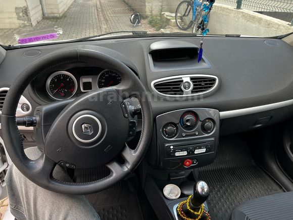 Temiz Kullanılmış 3 Parça Boyalı Clio 3