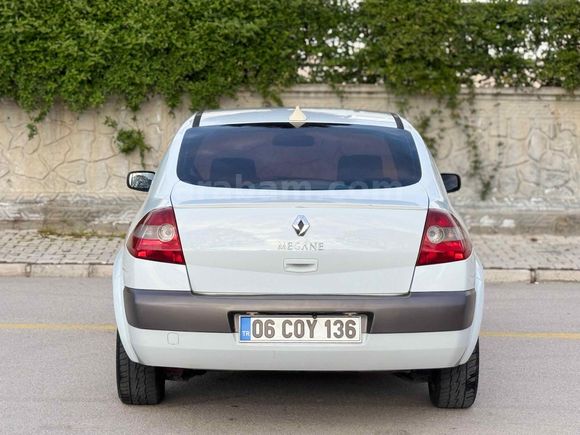 Sahibinden Renault Megane 1.6 Dynamique 2004 Model  220.000 km Beyaz