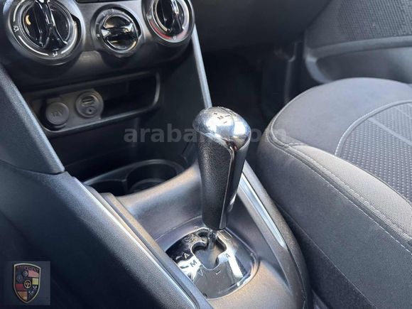 PEUGEOT 208 1.2 BENZİN OTOMATİK