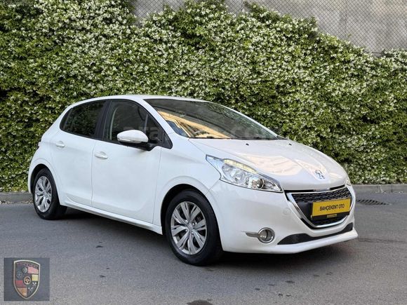 PEUGEOT 208 1.2 BENZİN OTOMATİK