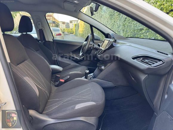 PEUGEOT 208 1.2 BENZİN OTOMATİK