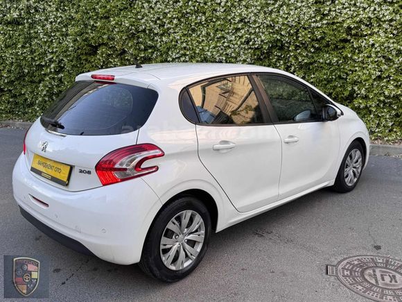 PEUGEOT 208 1.2 BENZİN OTOMATİK