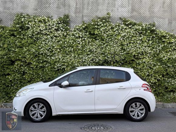 PEUGEOT 208 1.2 BENZİN OTOMATİK