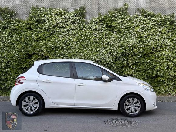 PEUGEOT 208 1.2 BENZİN OTOMATİK