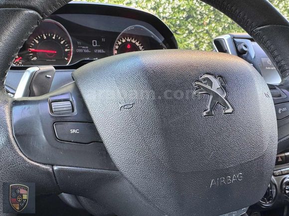 PEUGEOT 208 1.2 BENZİN OTOMATİK