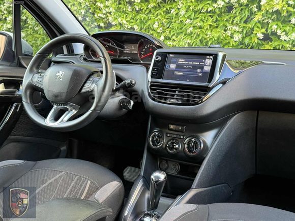 PEUGEOT 208 1.2 BENZİN OTOMATİK